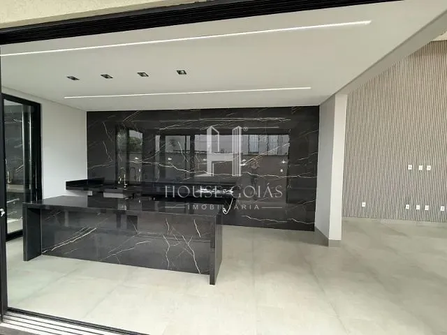 Casa 3 quartos e 4 banheiros, à venda, no bairro Parqville Pinheiros em Aparecida de Goiânia