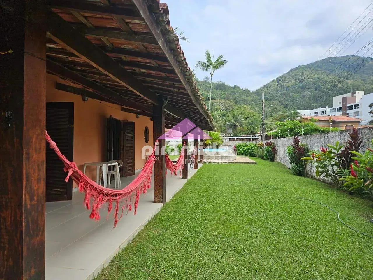 Casa, 5 quartos, 244 m² - Foto 1
