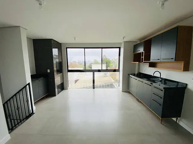 Casa 3 quartos e 2 banheiros, para alugar, no bairro Paraíso em Chapecó