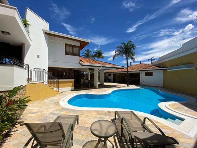 Casa 3 quartos e 6 banheiros, à venda ou para alugar, no bairro Parque Jequitibás em São João da Boa Vista