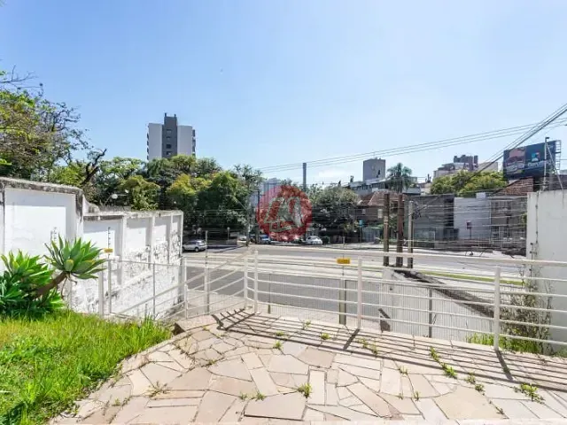 Casa para alugar, no bairro Rio Branco em Porto Alegre