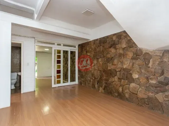 Casa para alugar, no bairro Rio Branco em Porto Alegre
