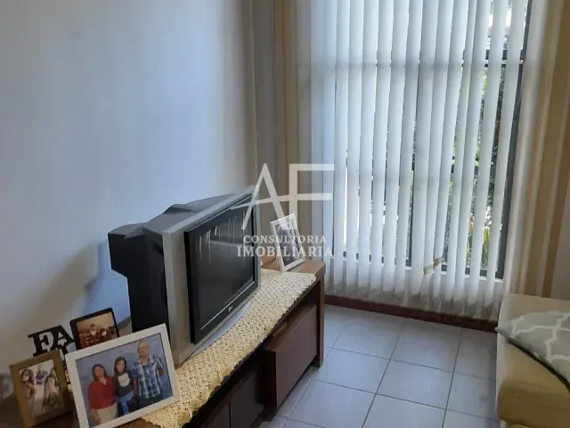 Casa 2 quartos e 2 banheiros, à venda, no bairro Parque Santo Antônio em Taubaté