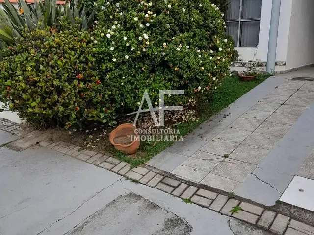Casa 2 quartos e 2 banheiros, à venda, no bairro Parque Santo Antônio em Taubaté