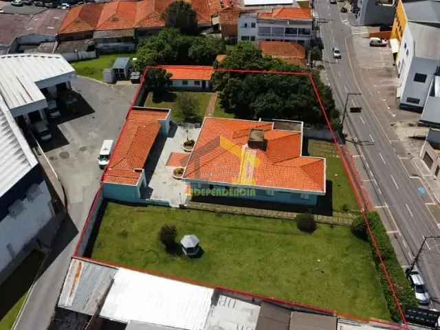 Casa com 2100m², à venda, no bairro Jardim de Lucca em Itatiba