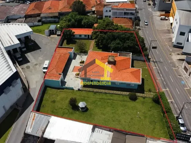 Casa com 2100m², à venda, no bairro Jardim de Lucca em Itatiba