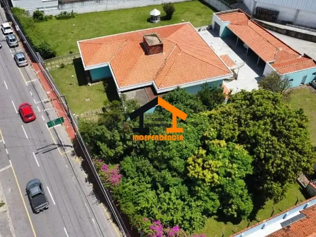 Casa com 2100m², à venda, no bairro Jardim de Lucca em Itatiba