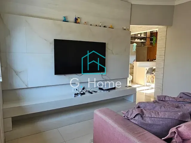 Casa com 250m² 2 quartos e 2 banheiros, à venda, no bairro Jardim Montecatini em Londrina