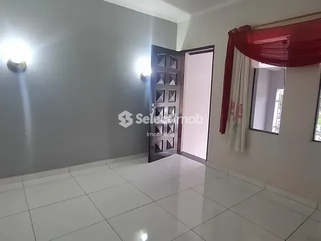 Casa com 250m² 4 quartos e 3 banheiros, à venda, no bairro Jardim Camila em Mauá