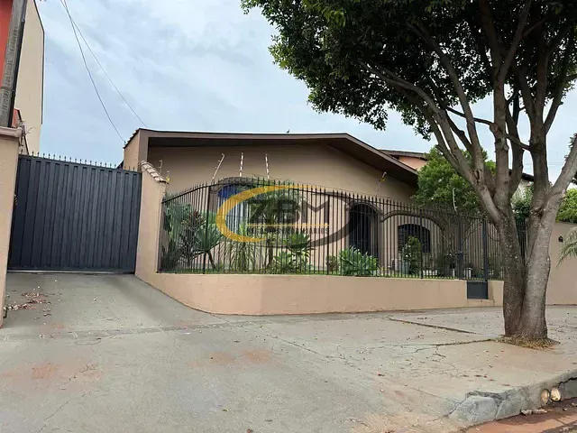 Casa com 543m² 3 quartos e 3 banheiros, à venda, no bairro Jardim Shangri-la A em Londrina