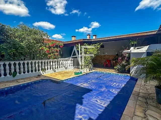 Casa com 250m² 4 quartos e 2 banheiros, à venda, no bairro Flor do Vale em Tremembé