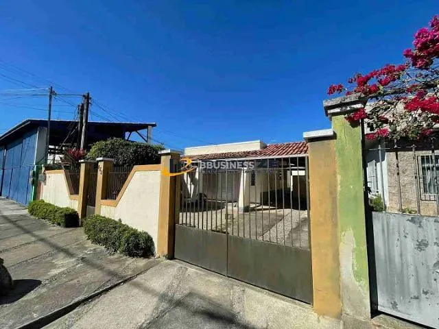 Casa 3 quartos e 2 banheiros, à venda, no bairro Parque Califórnia em Campos dos Goytacazes