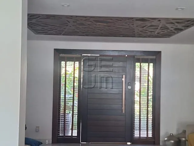 Casa com 300m² 3 quartos e 3 banheiros, à venda, no bairro Universitário em Londrina