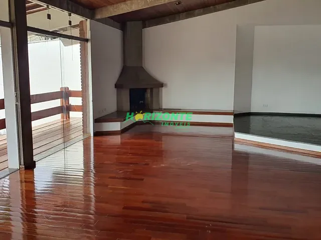 Casa com 700m² 4 quartos e 5 banheiros, para alugar, no bairro Jardim das Colinas em São José dos Campos