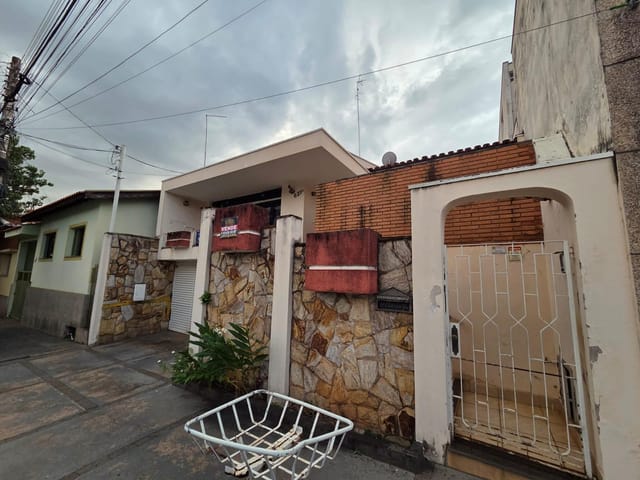 Casa 3 quartos e 5 banheiros, à venda, no bairro Centro em São João da Boa Vista