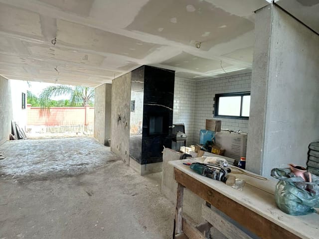 Casa 3 quartos e 4 banheiros, à venda, no bairro Alphaville em Rio das Ostras