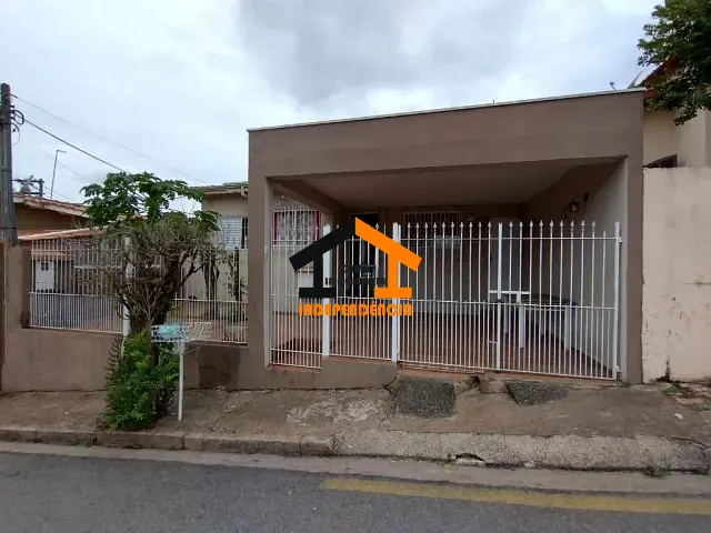 Casa com 200m² 3 quartos e 2 banheiros, à venda, no bairro Núcleo Residencial Afonso Zupardo em Itatiba