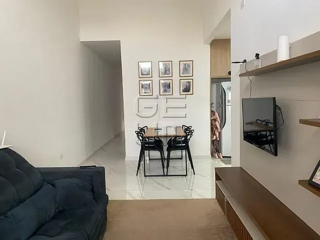 Casa com 180m² 3 quartos e 2 banheiros, à venda, no bairro Colúmbia em Londrina