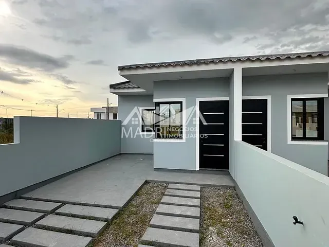 Casa 2 quartos e 2 banheiros, à venda, no bairro Nova Palhoça em Palhoça