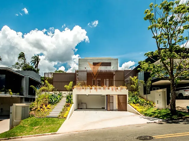 Casa 4 quartos e 4 banheiros, à venda, no bairro Granja Viana em Cotia