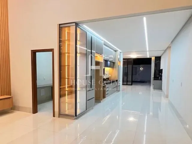 Casa com 395m² 4 quartos e 4 banheiros, à venda, no bairro Parque Amazônia em Goiânia