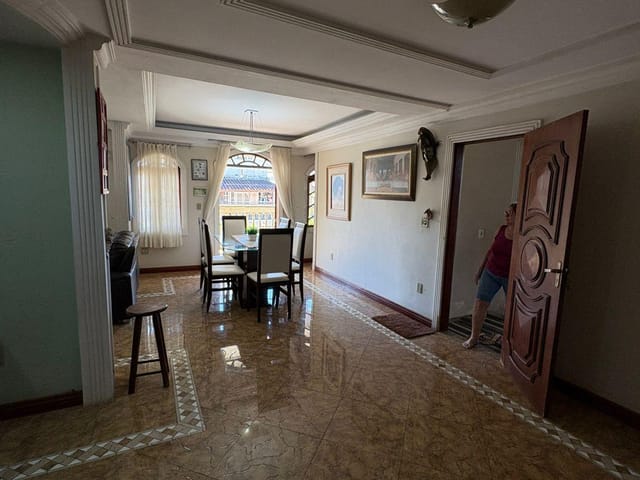 Casa 4 quartos e 1 banheiro, à venda, no bairro Parque Aeroporto em Macaé