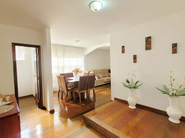 Casa com 228m² 3 quartos e 4 banheiros, à venda, no bairro Estrela em Ponta Grossa