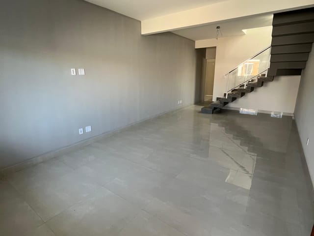 Casa com 180m² 3 quartos e 3 banheiros, à venda, no bairro Alphaville em Campos dos Goytacazes