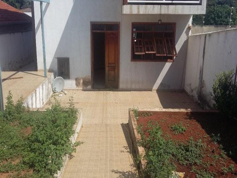 Casa, 4 quartos, 182 m² - Foto 2