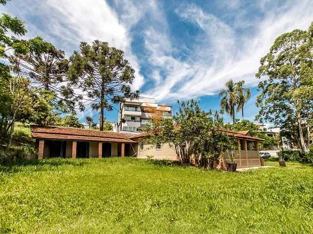Casa 4 quartos e 2 banheiros, para alugar, no bairro Moinho Velho em Cotia