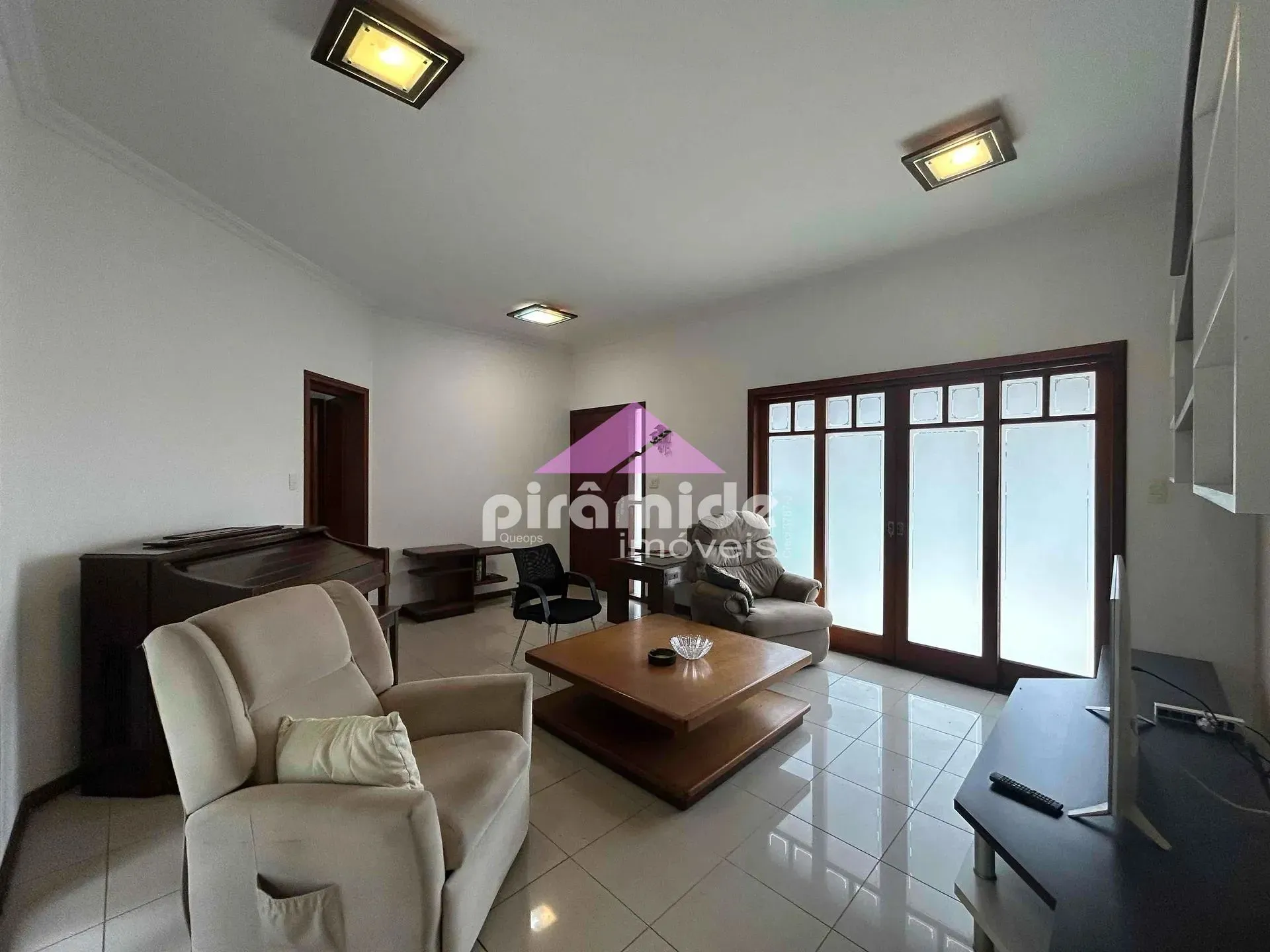 Casa, 3 quartos, 239 m² - Foto 3