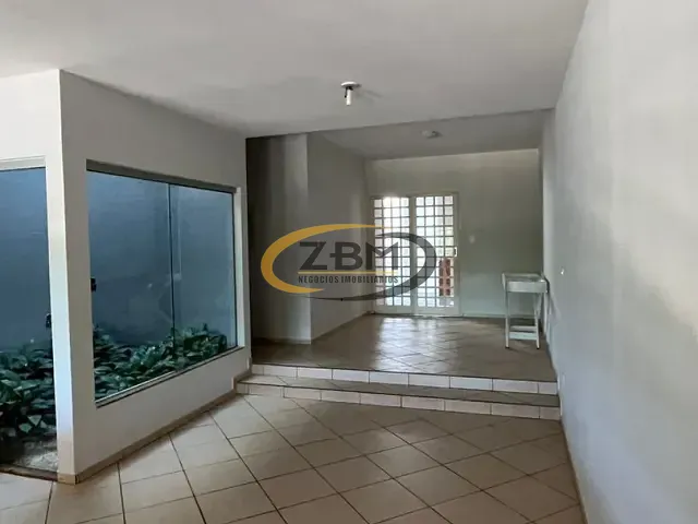 Casa com 255m² 3 quartos e 3 banheiros, para alugar, no bairro Aeroporto em Londrina