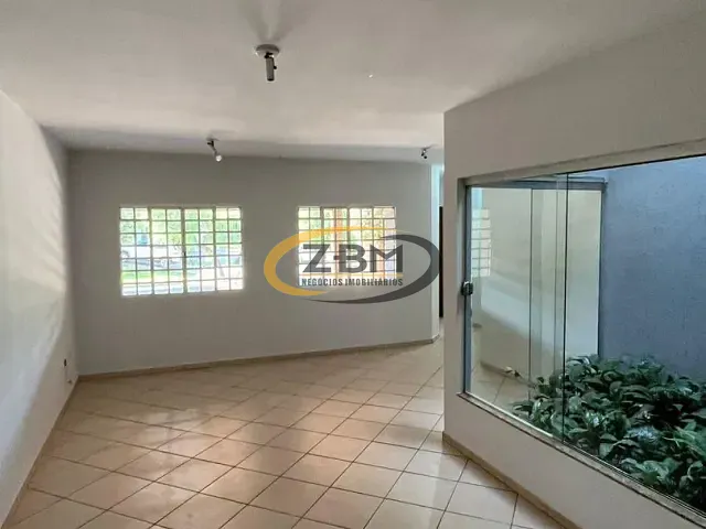 Casa com 255m² 3 quartos e 3 banheiros, para alugar, no bairro Aeroporto em Londrina