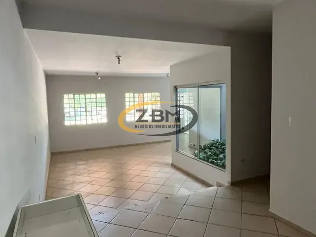 Casa com 255m² 3 quartos e 3 banheiros, para alugar, no bairro Aeroporto em Londrina
