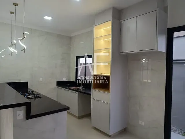 Casa com 325m² 4 quartos e 5 banheiros, à venda, no bairro Piracangaguá em Taubaté