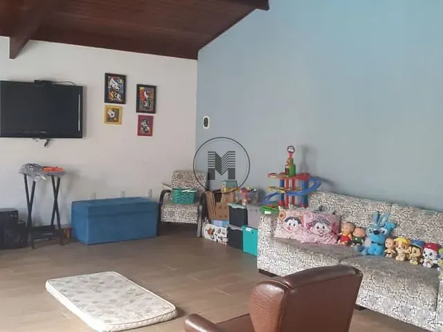 Casa com 1000m² 4 quartos e 4 banheiros, à venda, no bairro Jardim Panorama em Guaratinguetá