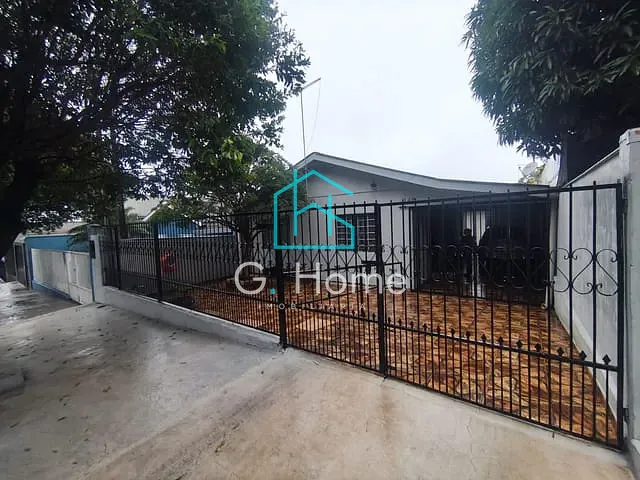Casa com 200m² 3 quartos e 1 banheiro, à venda, no bairro Luiz de Sá em Londrina