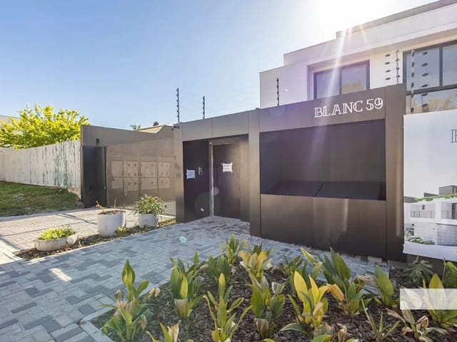 Casa 3 quartos e 4 banheiros, à venda, no bairro Guabirotuba em Curitiba