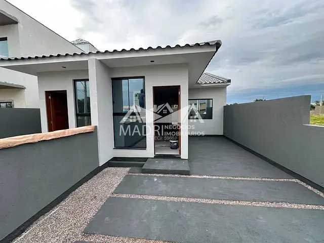 Casa 2 quartos e 2 banheiros, à venda, no bairro Nova Palhoça em Palhoça