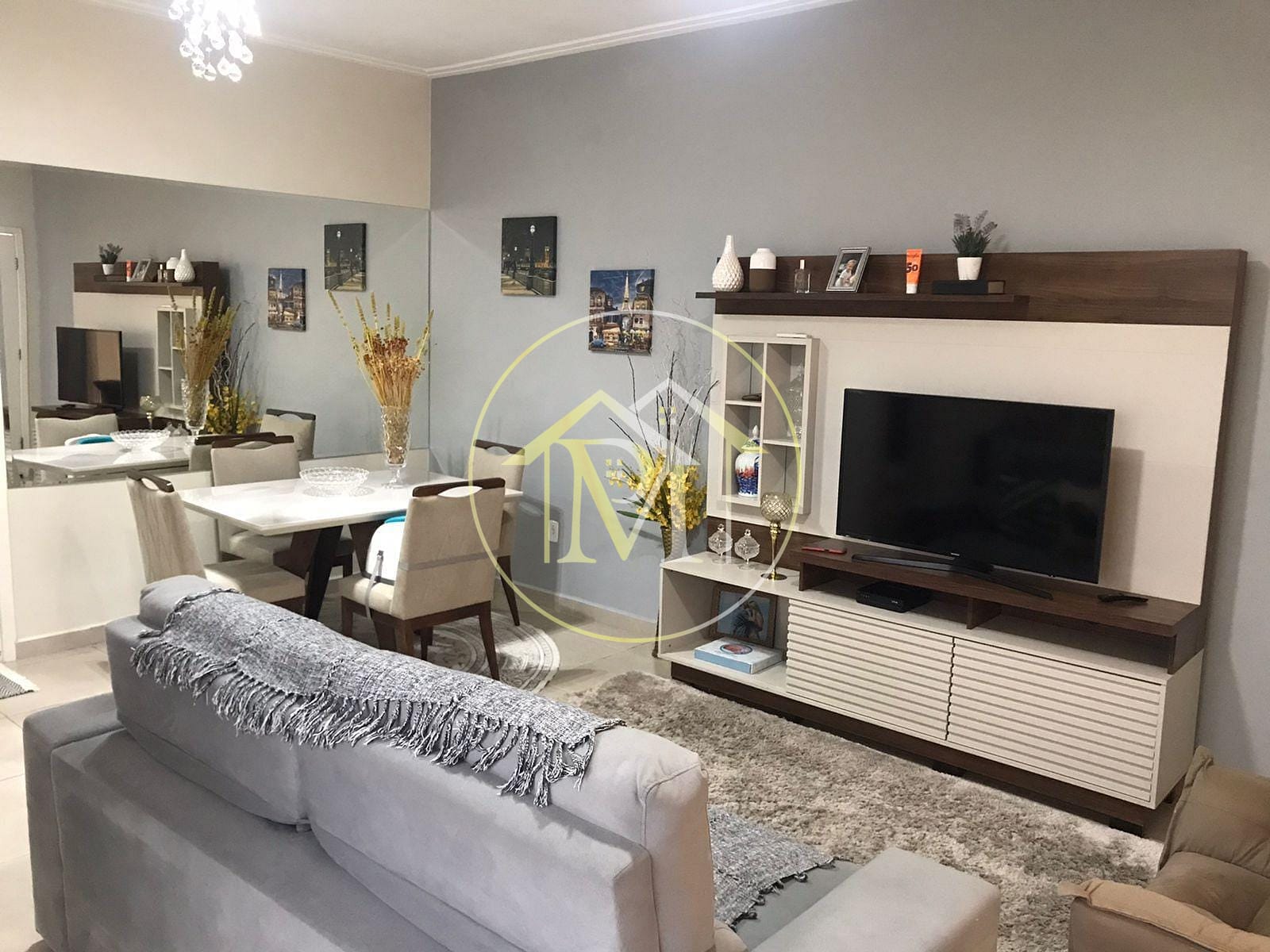 Casa à venda com 3 quartos, 95m² - Foto 1