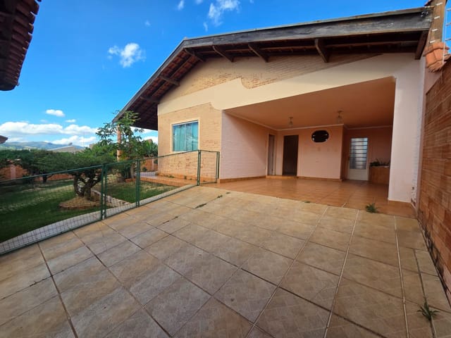 Casa com 633m² 3 quartos e 4 banheiros, à venda, no bairro Terras de São José em São João da Boa Vista