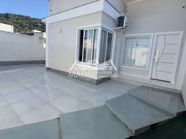 Casa 3 quartos e 1 banheiro, à venda, no bairro São Sebastião em Palhoça