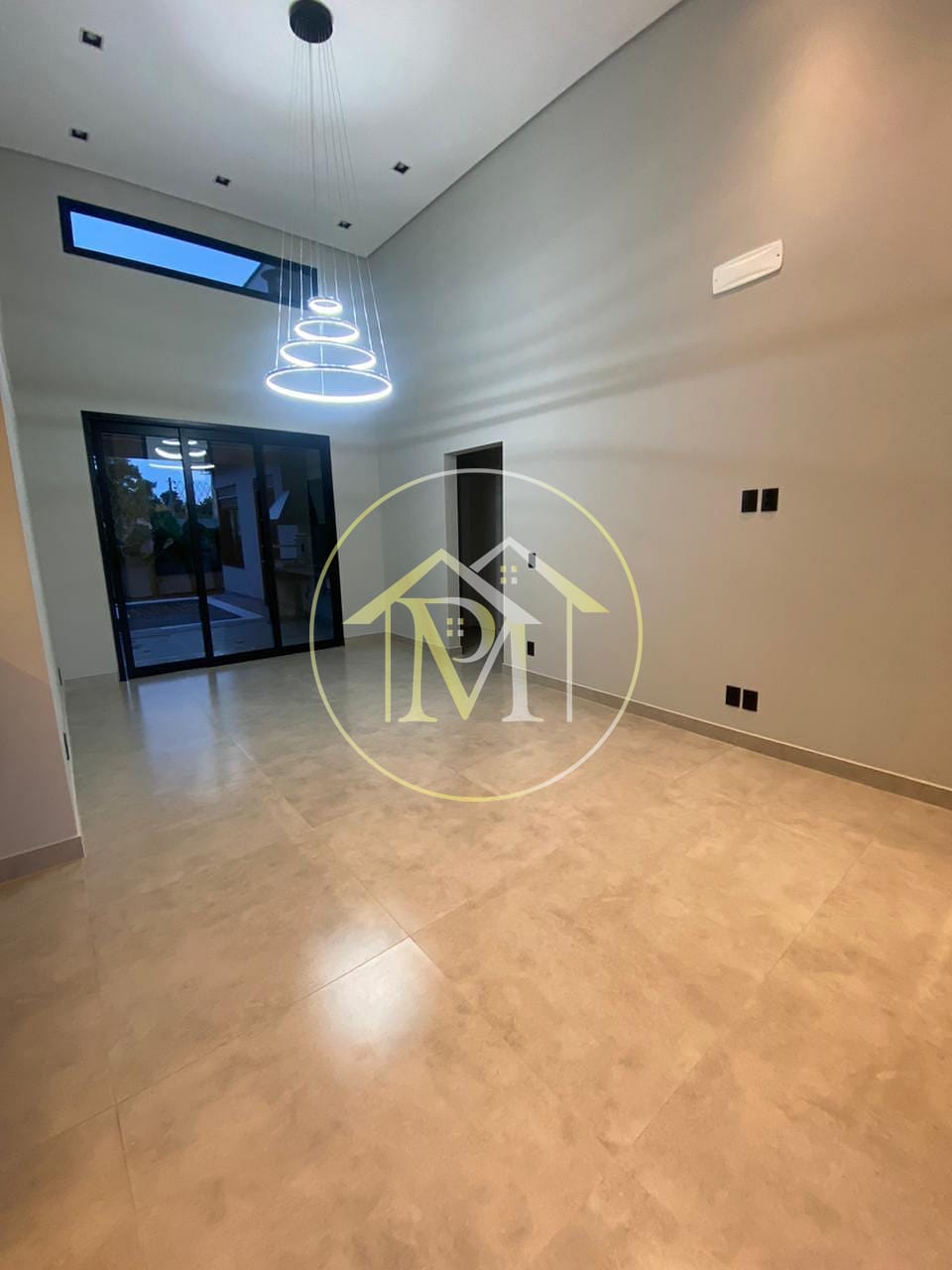 Casa à venda com 3 quartos, 184m² - Foto 2