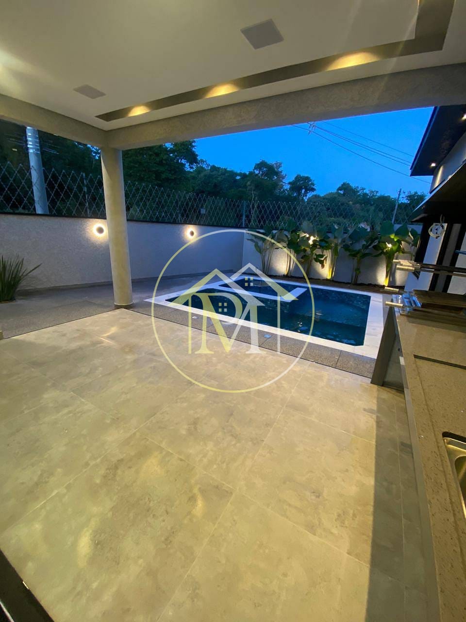 Casa à venda com 3 quartos, 184m² - Foto 8