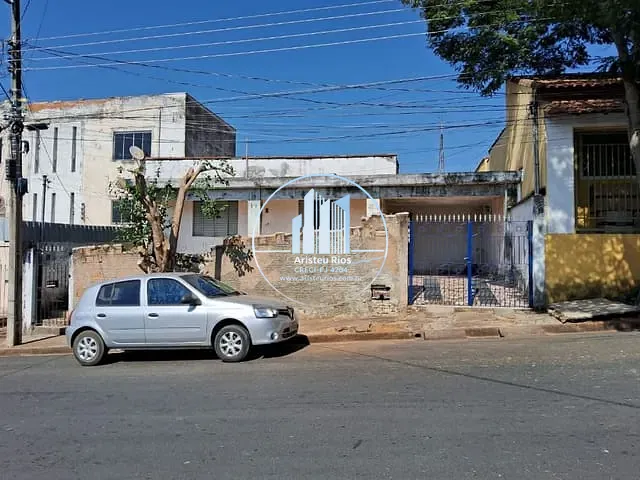 Casa com 288m² 3 quartos e 1 banheiro, à venda, no bairro Jardim Aureliano em Pouso Alegre