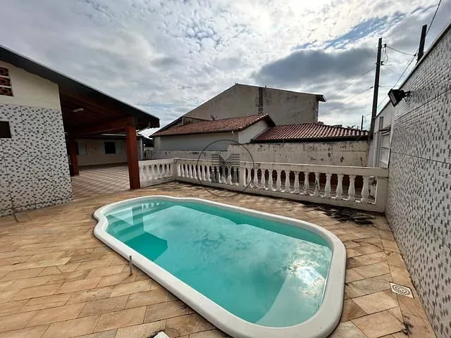Casa com 250m² 3 quartos e 3 banheiros, à venda, no bairro Residencial Village Santana em Guaratinguetá
