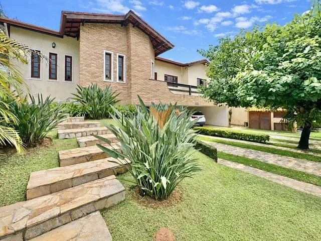 Casa 4 quartos e 5 banheiros, à venda, no bairro Granja Viana II em Cotia