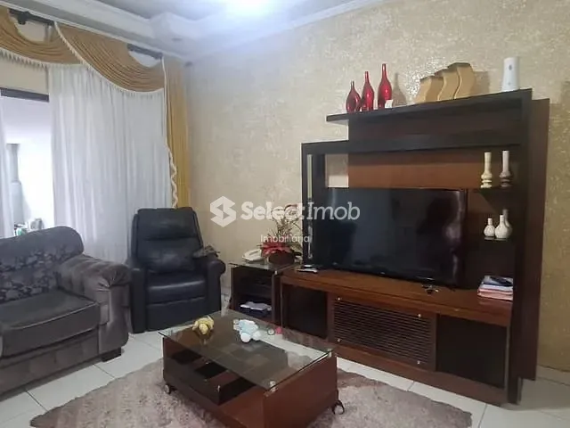 Sobrado com 247m² 3 quartos e 3 banheiros, à venda, no bairro Parque Bandeirantes em Mauá
