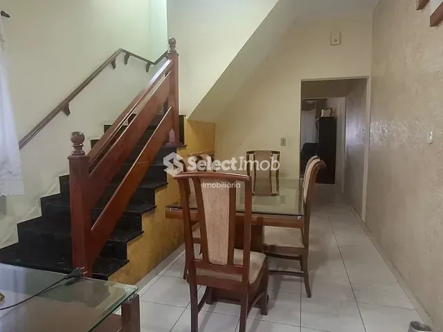 Sobrado com 247m² 3 quartos e 3 banheiros, à venda, no bairro Parque Bandeirantes em Mauá