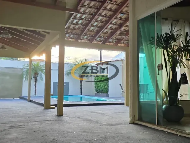Casa com 267m² 2 quartos e 2 banheiros, à venda, no bairro Jardim Barra Forrest em Londrina